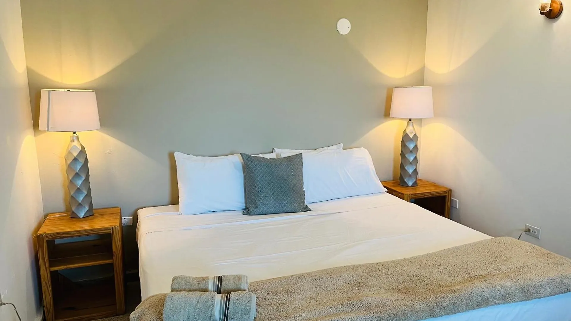 Serenity Rincon Guesthouse